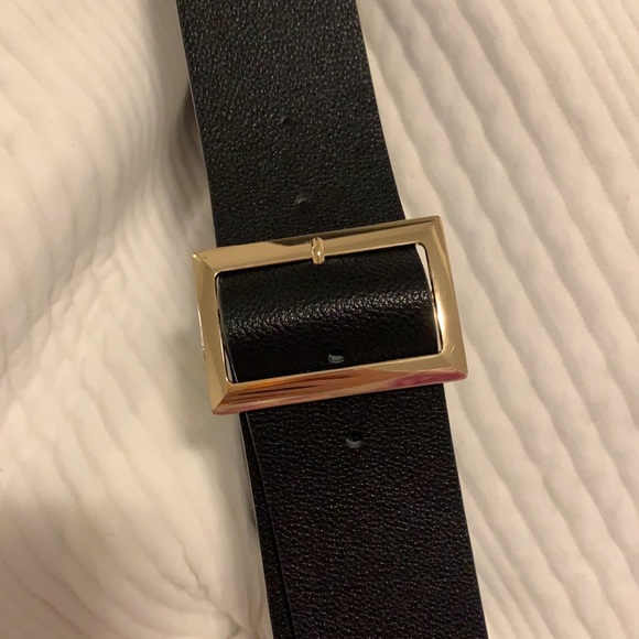 NA-KD. Black Leather Belt. Gold Hardware. Size XS. - Picture 2 of 4